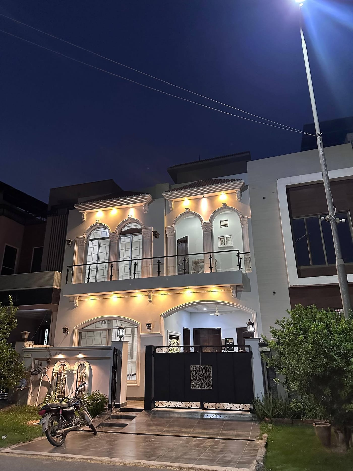 7 Marla Family Residence in Block 4