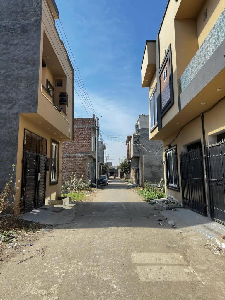 Classic Design 6 Marla Home in Tariq Bin Ziyad Colony