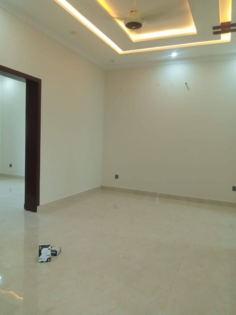 Solid 5 Marla Old House for Sale in Civil Lines, Chichawatni