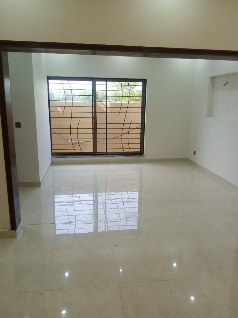 Best Investment: 8 Marla Classic Home in Housing Scheme
